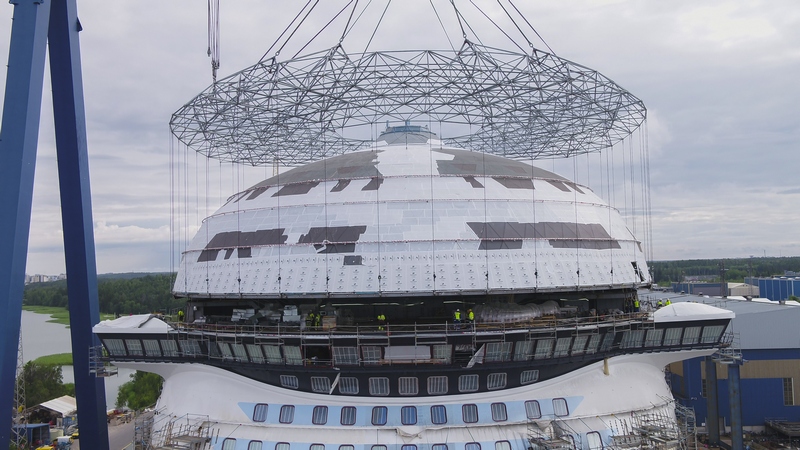 Bovenaanzicht van de geplaatste AquaDome op het schip