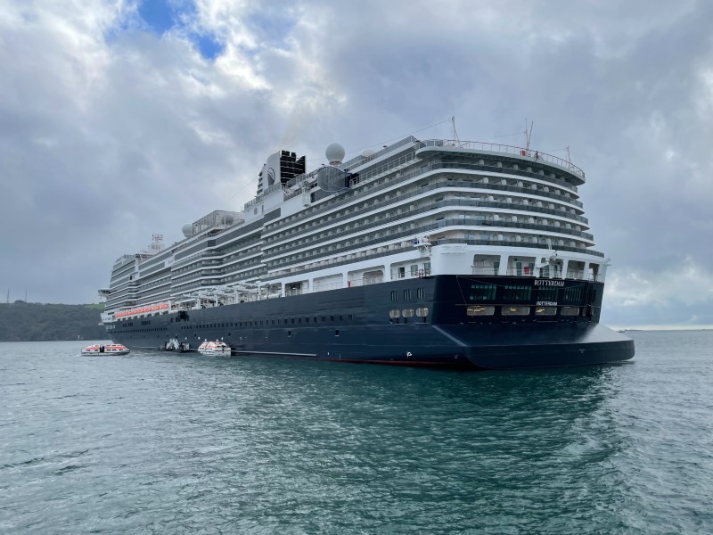 Cruiseschip MS Rotterdam van Holland America Line, in de haven aangemeerd