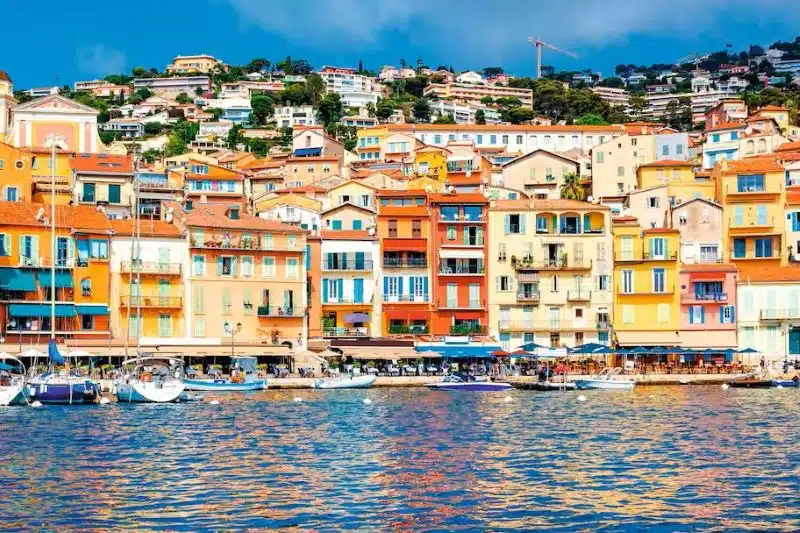 Cruiseschip aangemeerd in Villefranche-sur-Mer