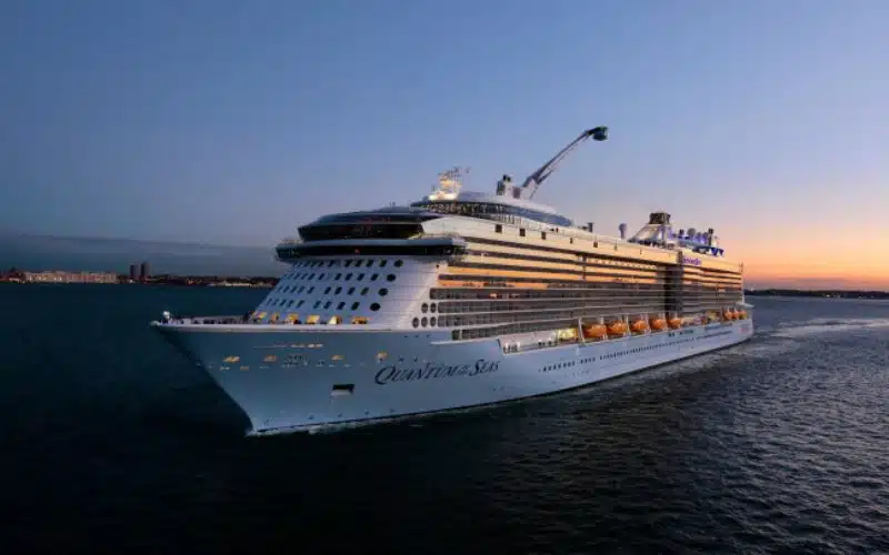 Quantum of the Seas neemt voorzorgsmaatregelen tijdens tsunami-alarm.