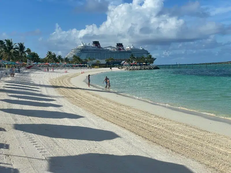 Disney Wish bij Castaway Cay