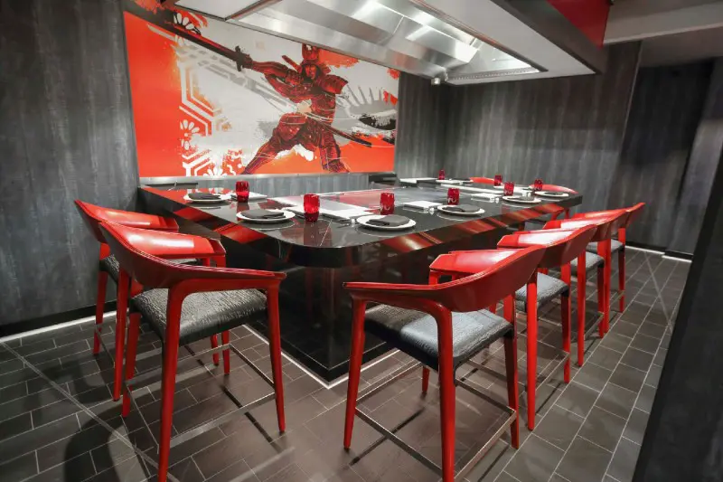 Tafel in het Izumi restaurant op een Royal Caribbean schip