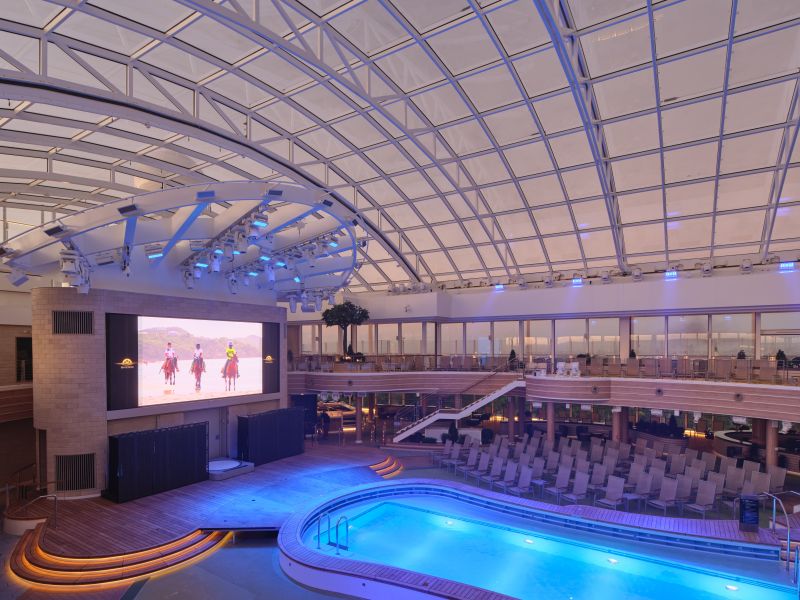 SkyDome van Arvia tijdens een avondshow