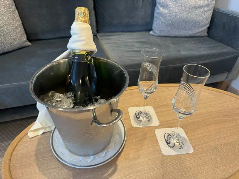 Fles champagne die verkeerd werd bezorgd
