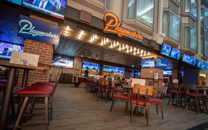 Playmakers Sports Bar & Arcade op Harmony of the Seas