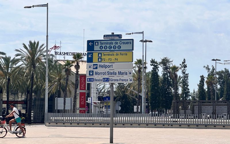 Haven van Barcelona met cruiseschepen