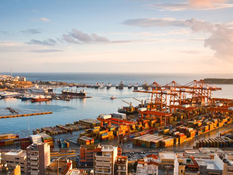 Crown Iris in de haven van Piraeus