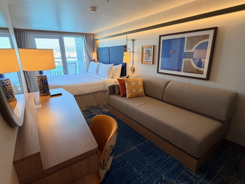 Buitenbalkonhut met slaapbank op de Legend of the Seas