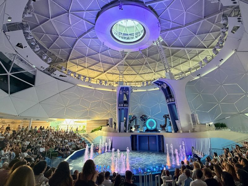 AquaDome op de Legend of the Seas