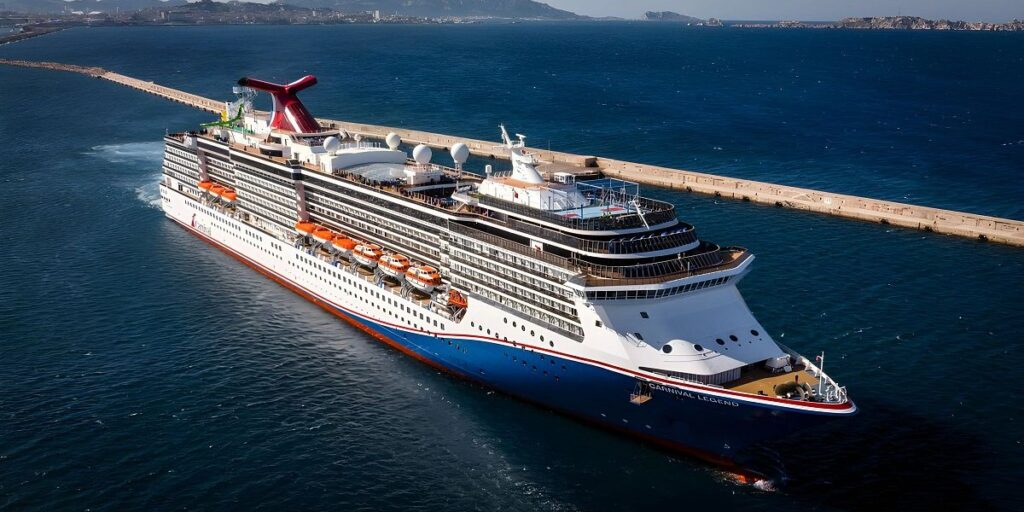 Carnival Legend vanuit de lucht