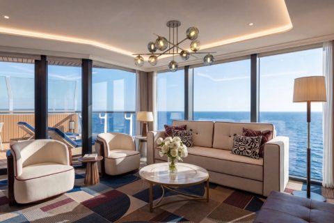Lounge van de Bridge View Suite