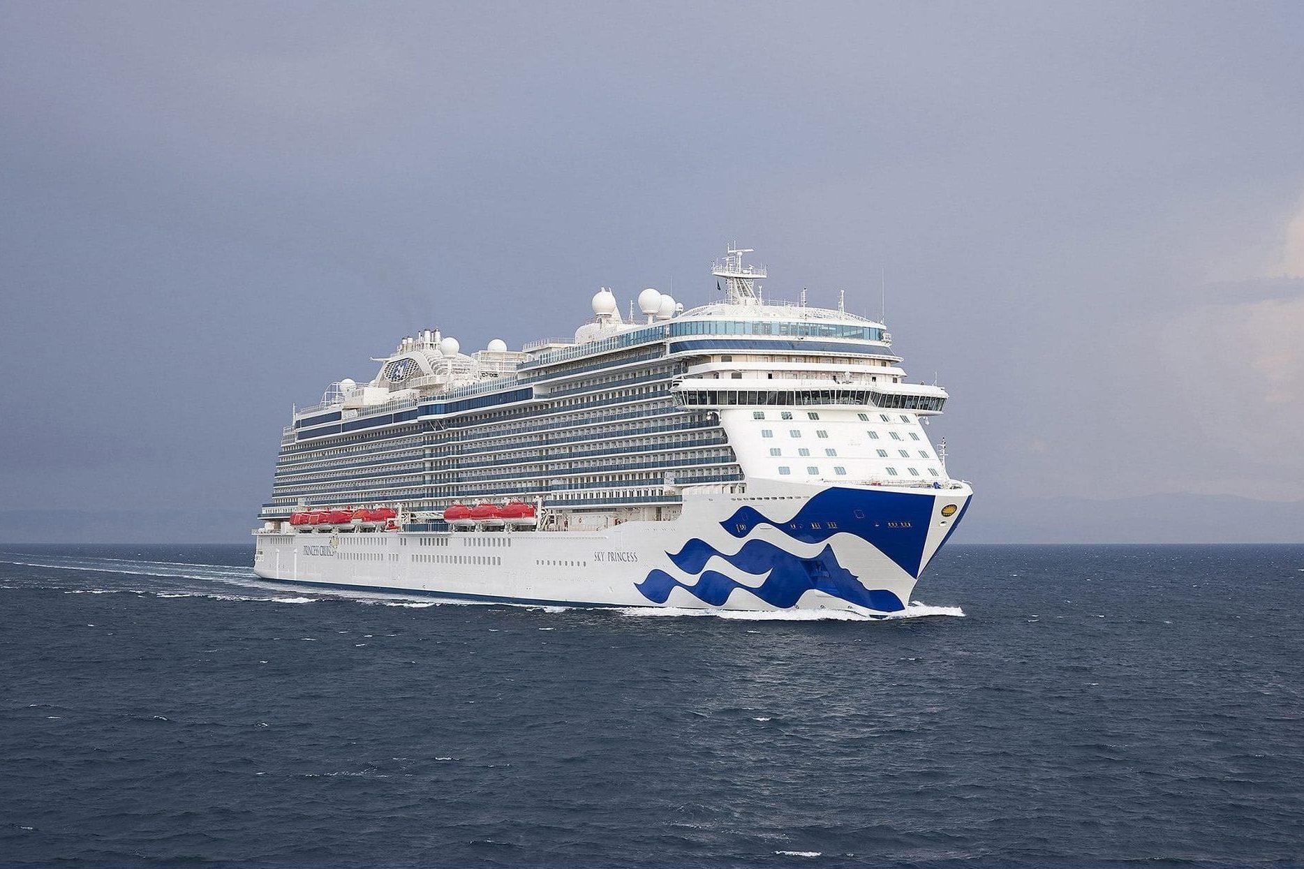 AIDAluna en Sky Princess op weg naar Nederland