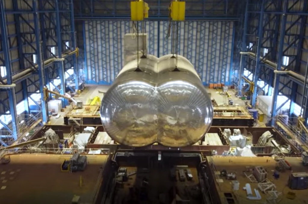 Eerste LNG-brandstoftank geïnstalleerd op Icon of the Seas