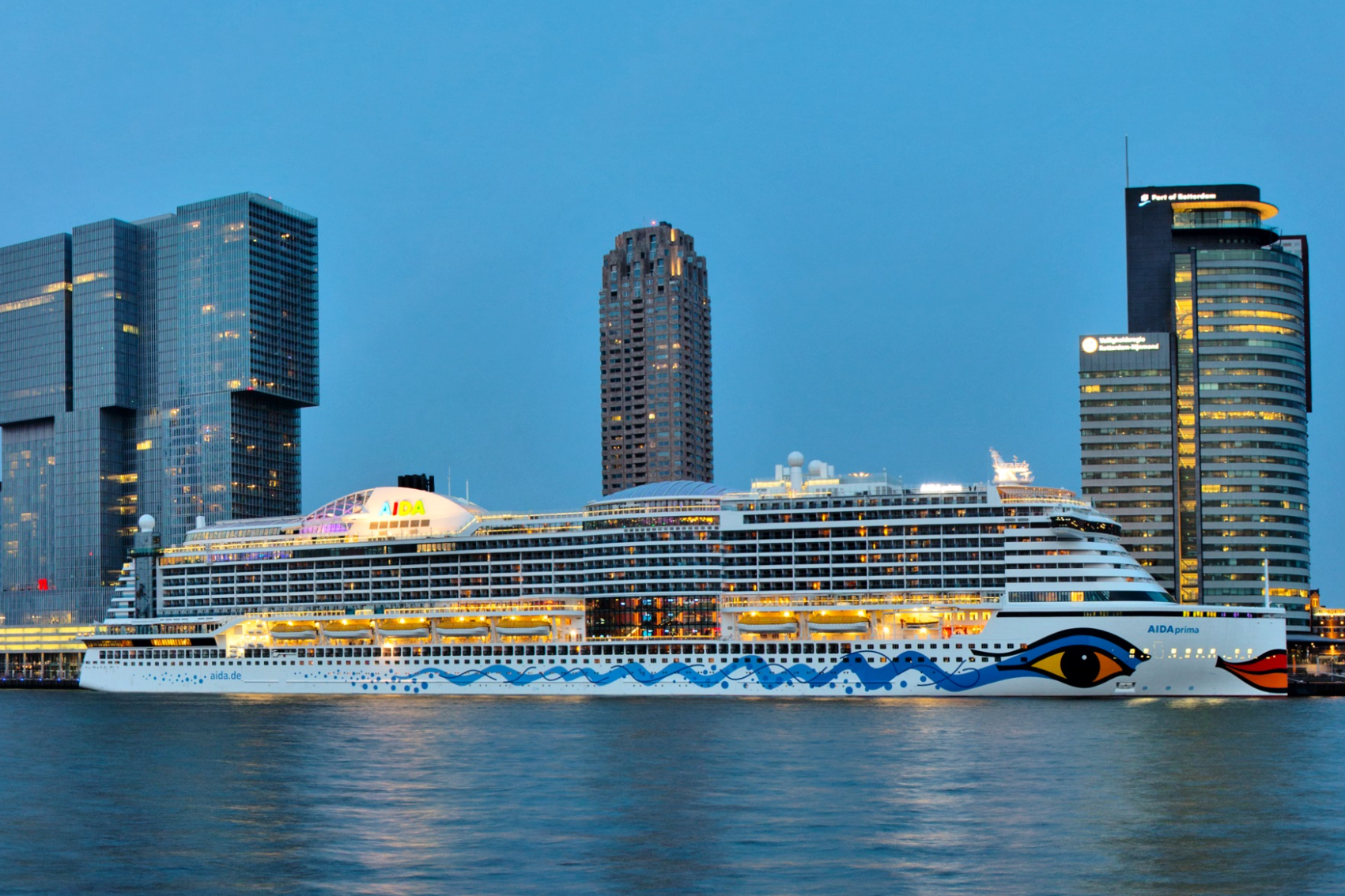 AIDAprima doet wekelijks weer Rotterdam aan