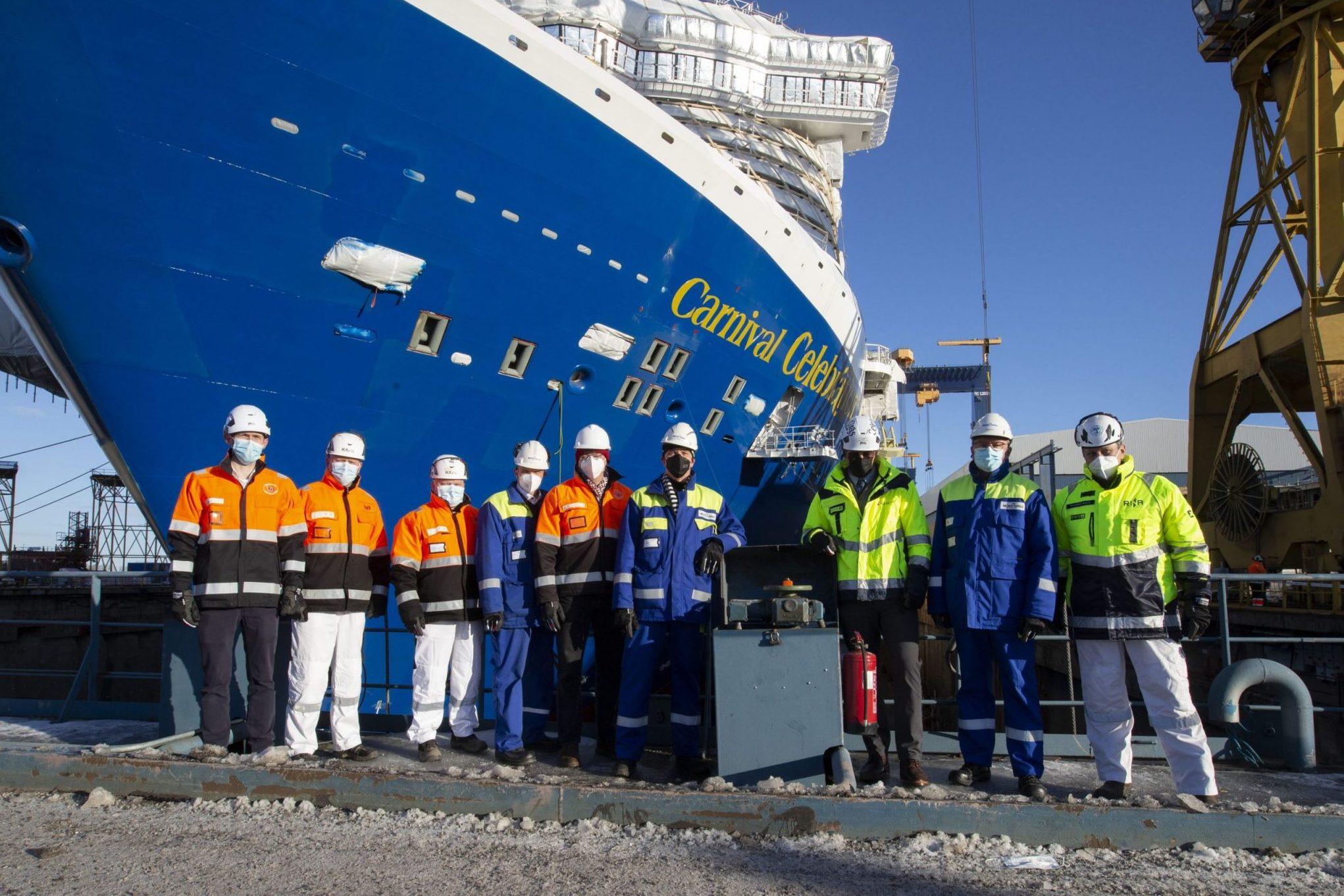 Carnival Celebration te water gelaten in Finland