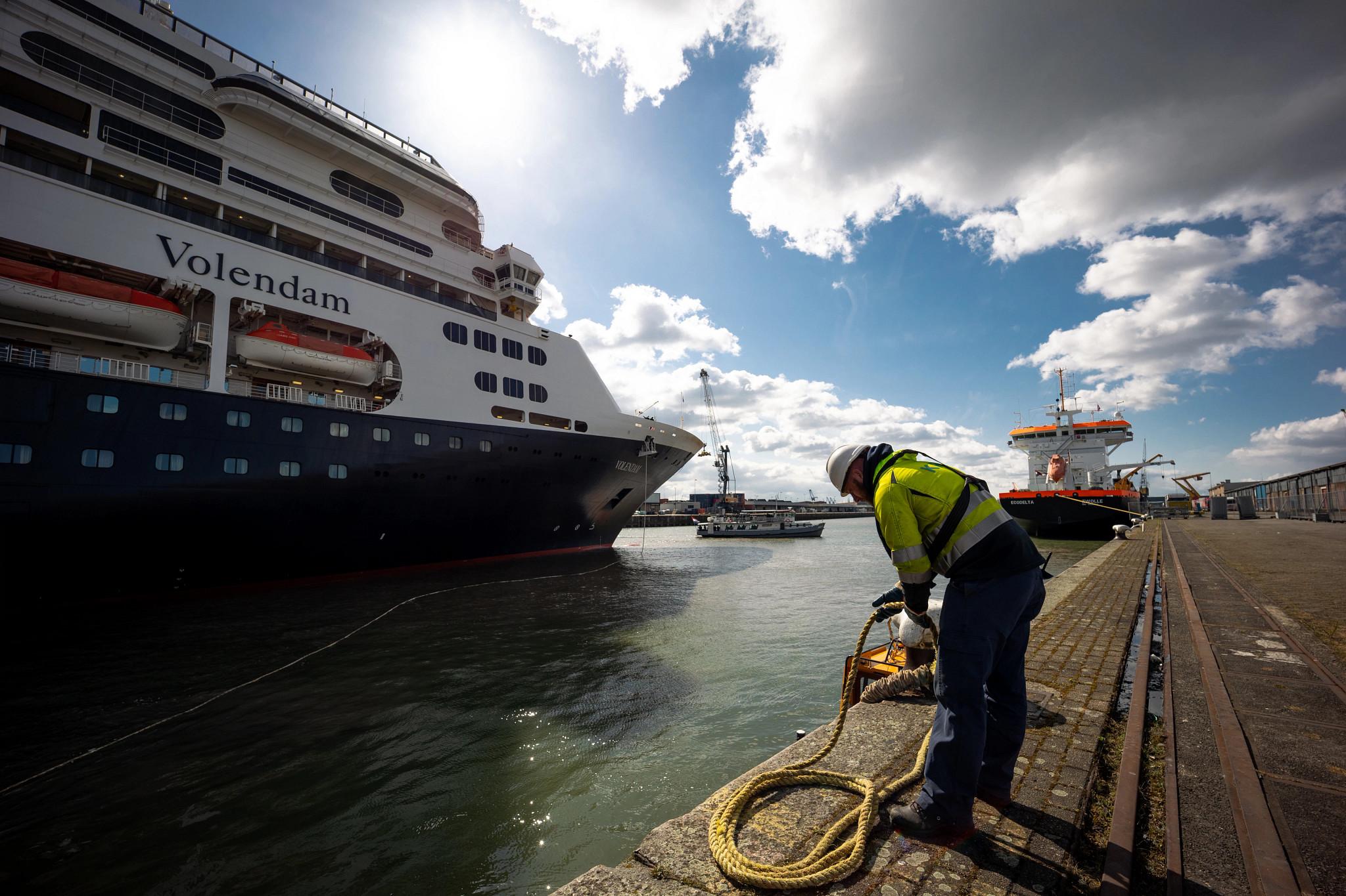 Cruiseschip Volendam langer tijdelijk onderkomen voor Oekraïense vluchtelingen