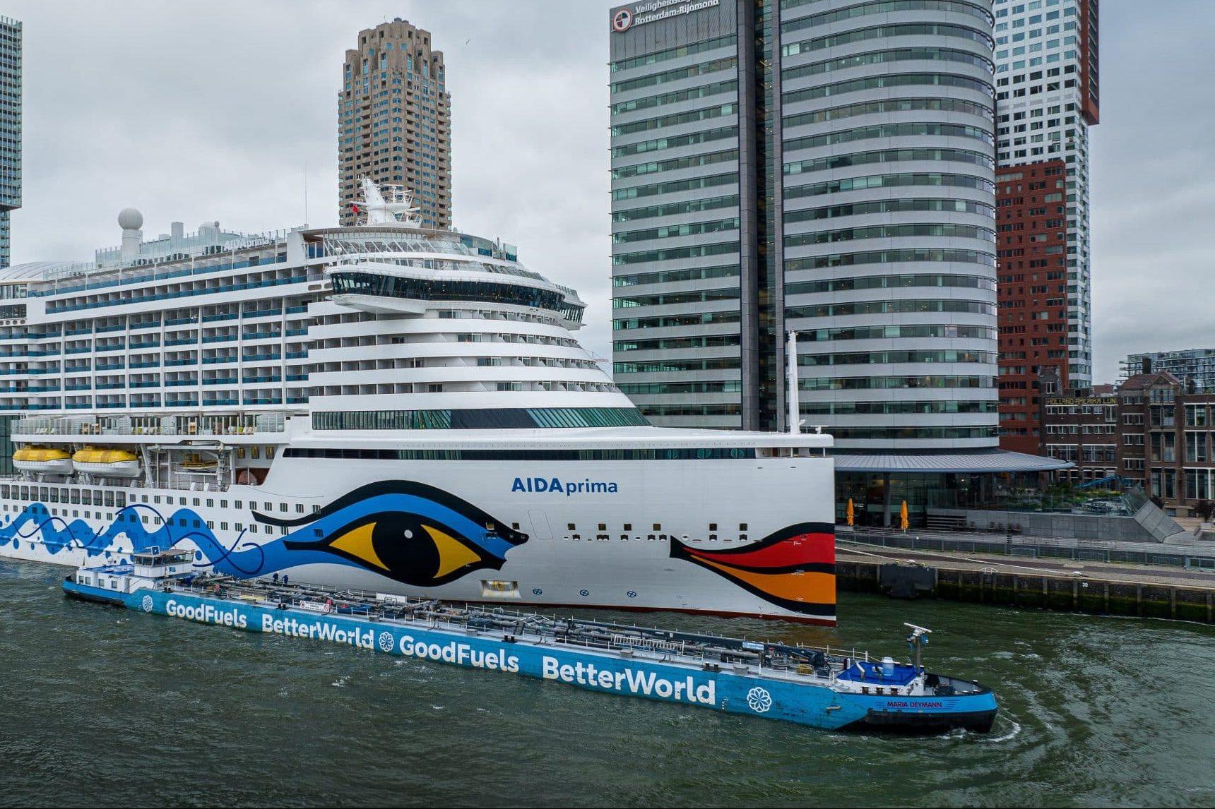 AIDAprima bunkert voor de eerste keer biobrandstof in Rotterdam