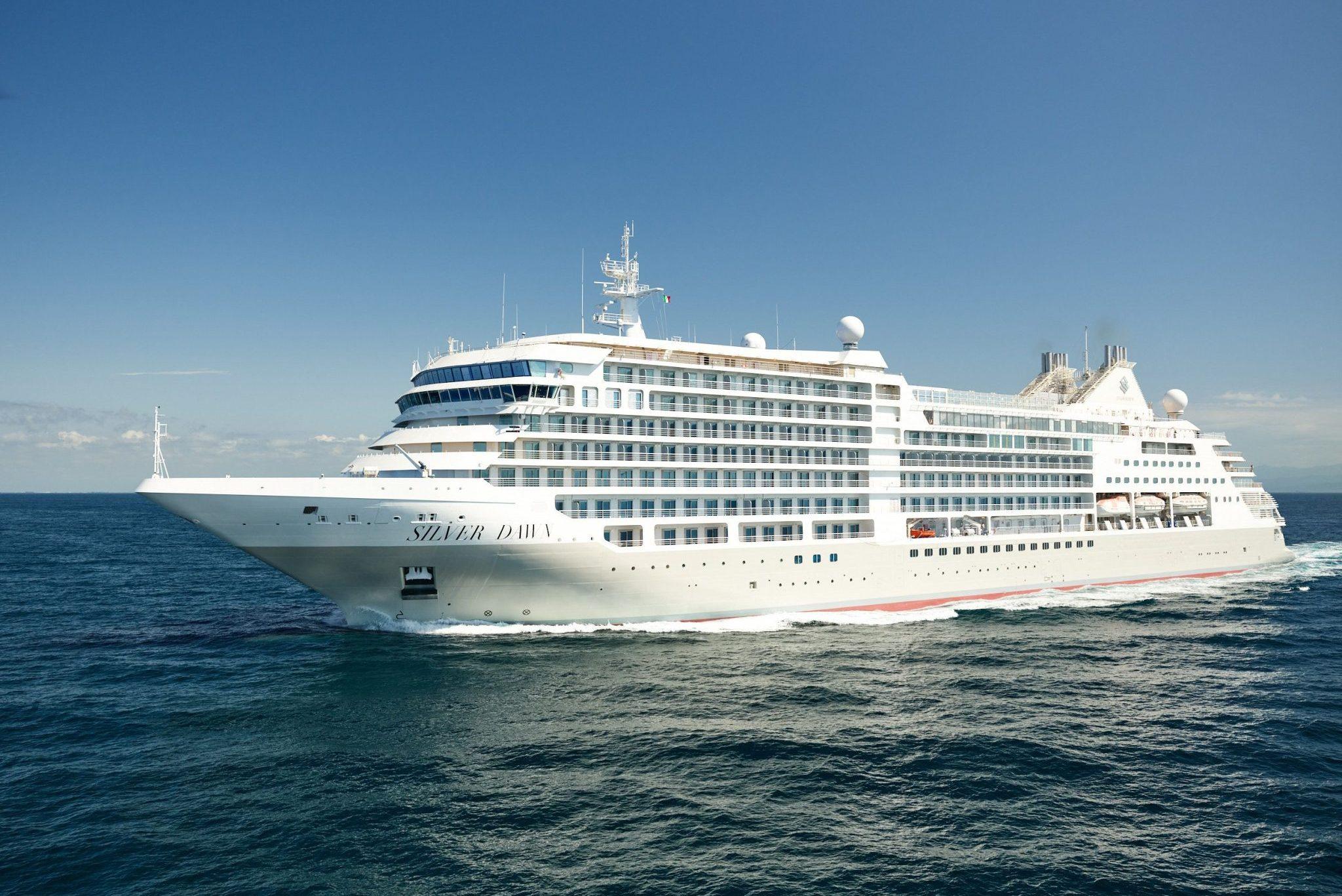 136-daagse wereldcruise Silversea doet in 2025 Amsterdam aan