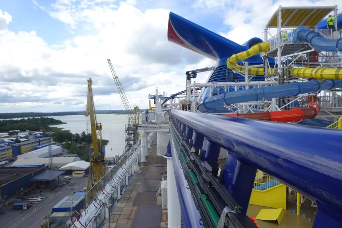 Tweede achtbaan op zee staat op de Carnival Celebration