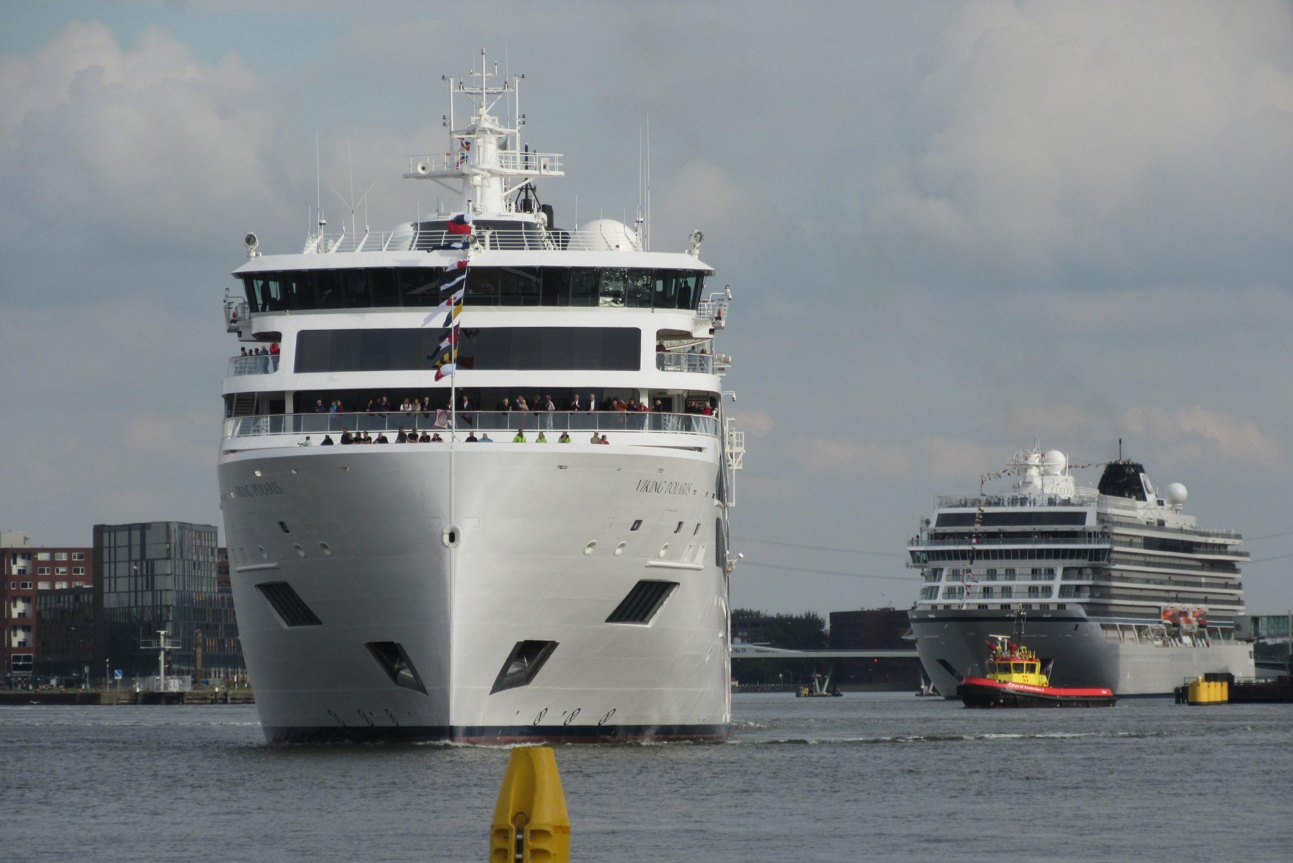 Viking viert jubileum in Amsterdam met doop Viking Polaris