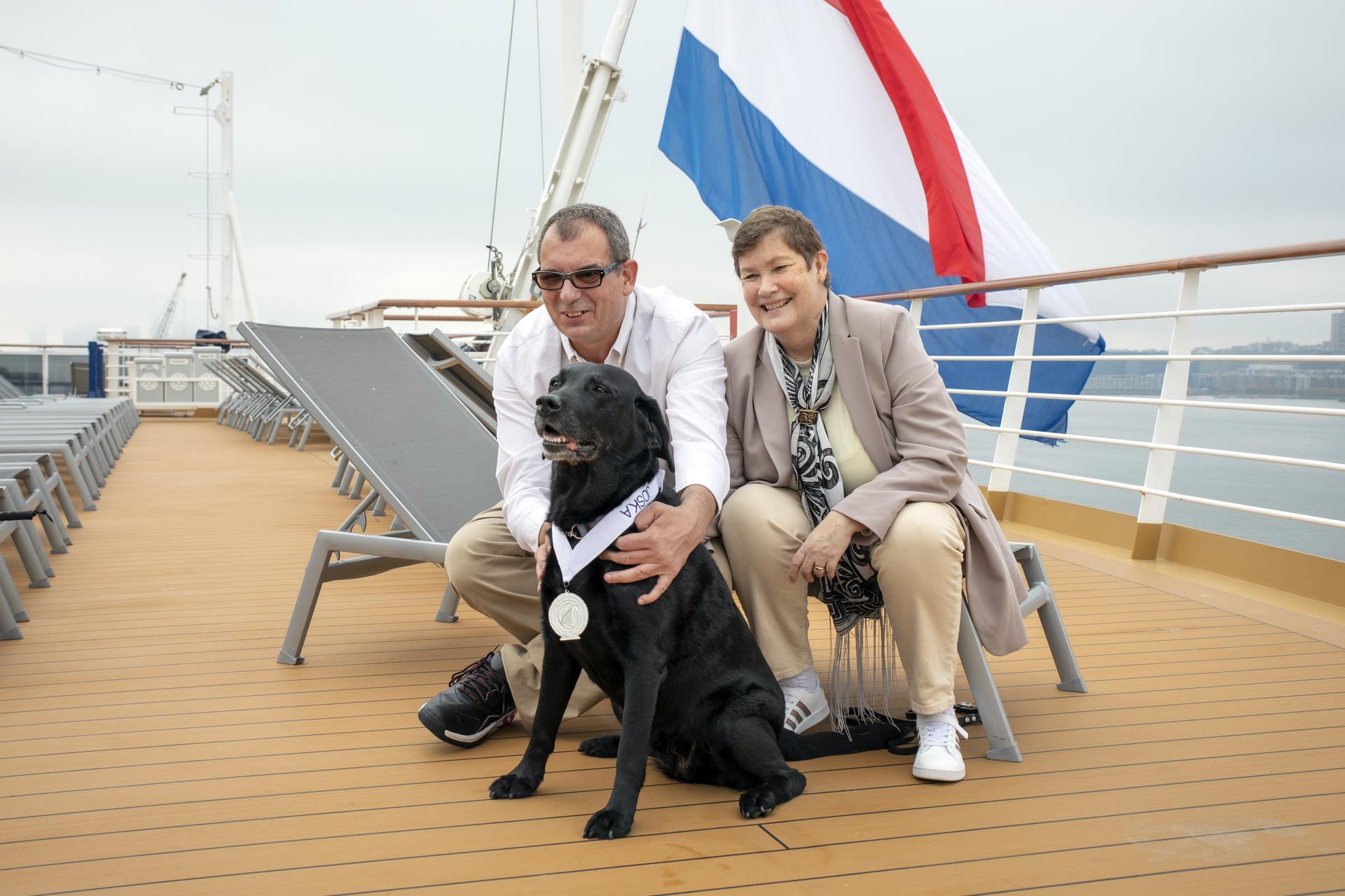Assistentiehond vaart naar eretitel:  Meer dan 700 dagen op cruise met Holland America Line