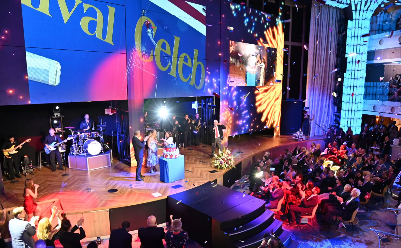 Nieuw cruiseschip Carnival Celebration is gedoopt in Miami