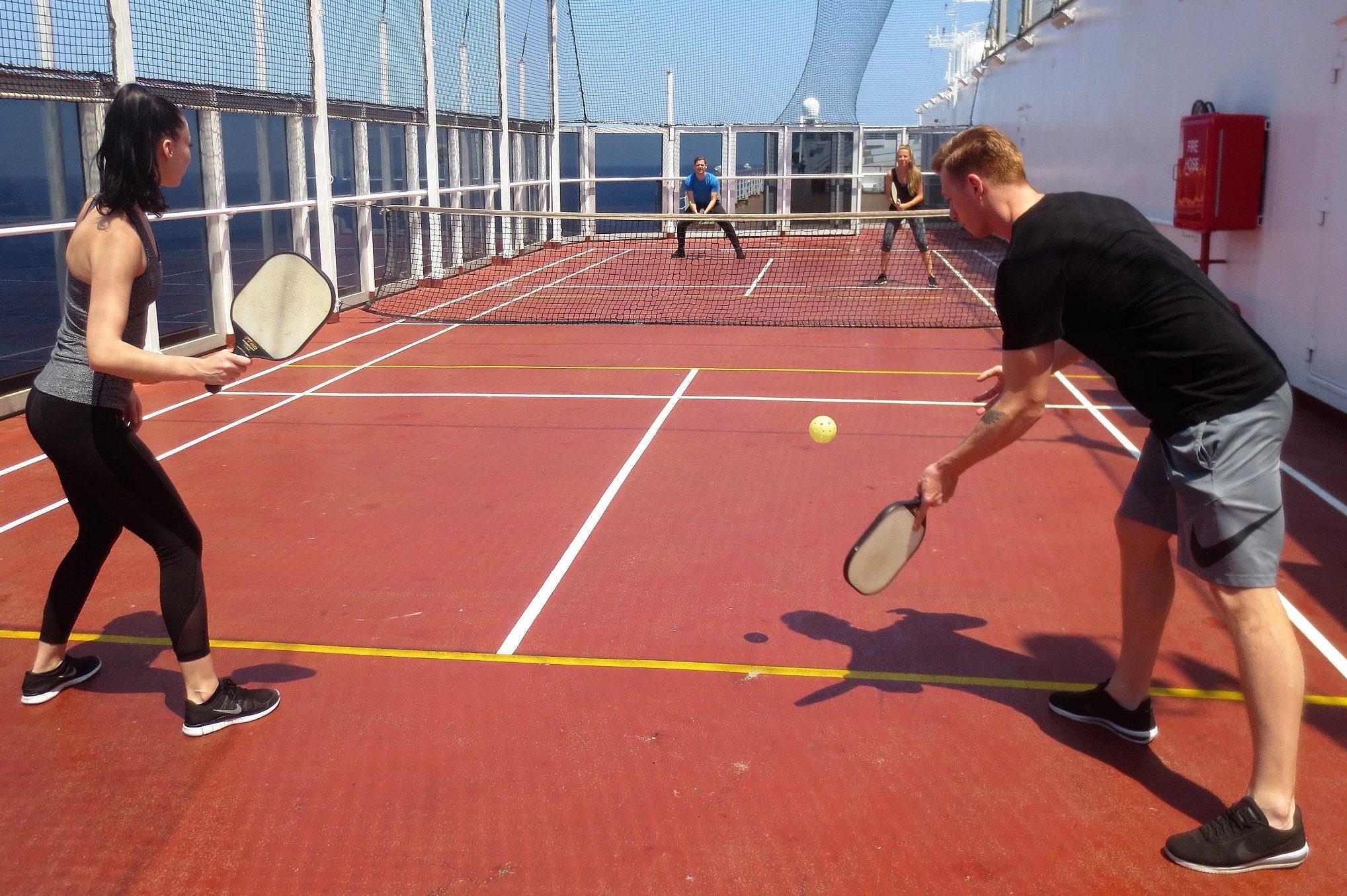 Holland America Line biedt in 2023 gratis lessen pickleball