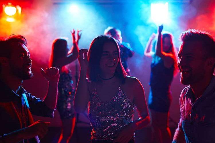 Cunard lanceert Silent Disco’s in nachtclubs aan boord