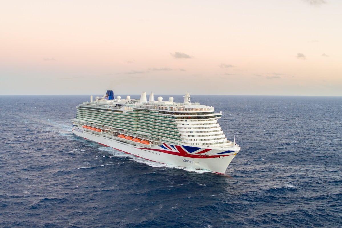 Nieuw cruiseschip P&O Cruises, Arvia, gedoopt op Barbados