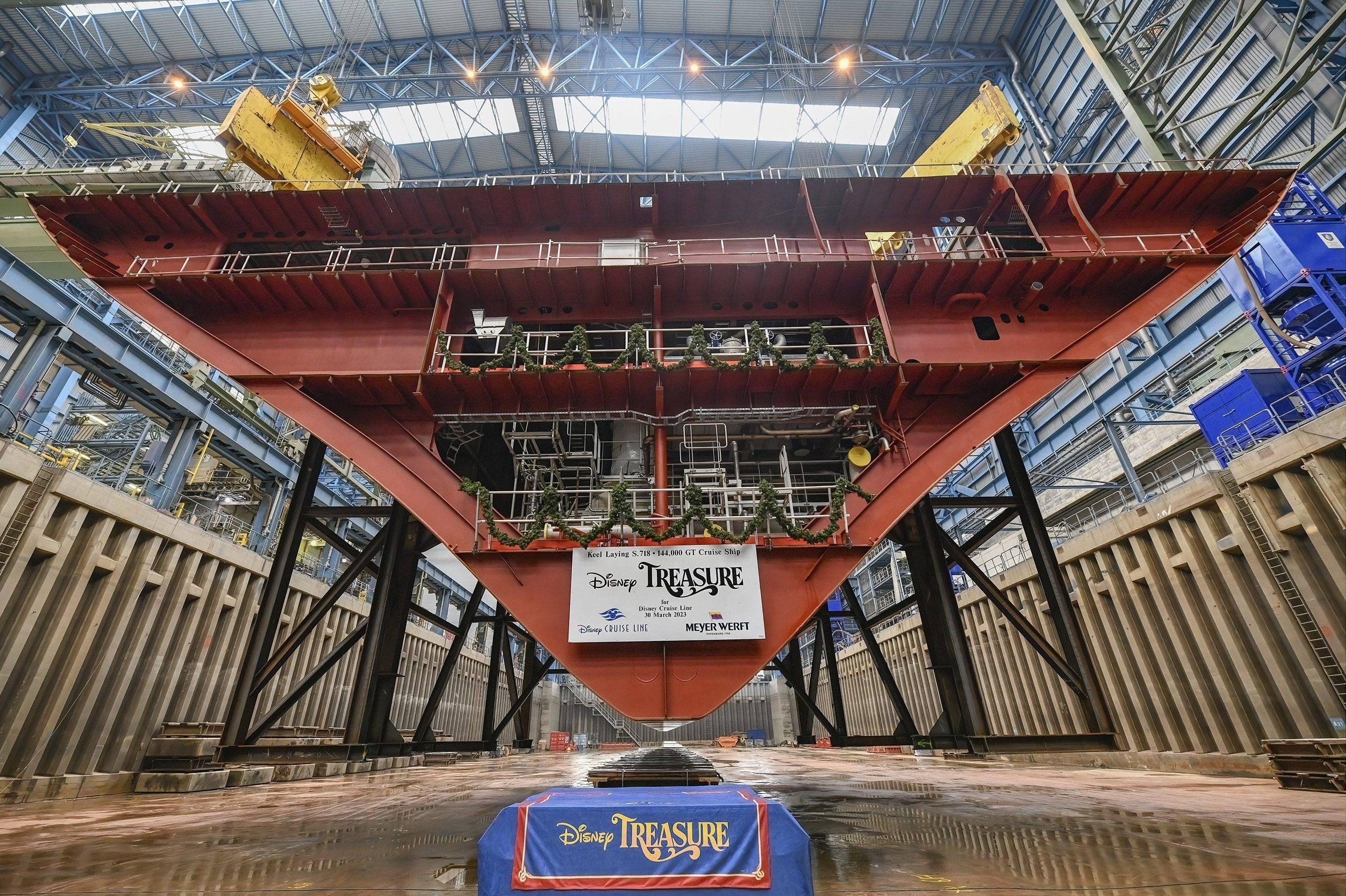 Kiel gelegd van Disney Treasure in Papenburg