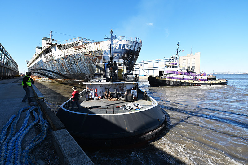 Vertrek SS United States Nu op Dinsdag 18 Februari		
