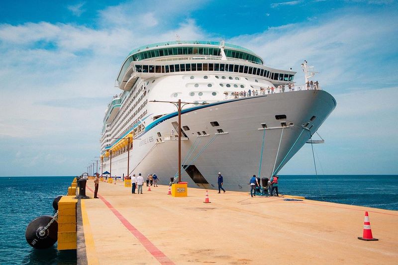 Royal Caribbean informeert gasten over ligplaatsconflict bij CocoCay