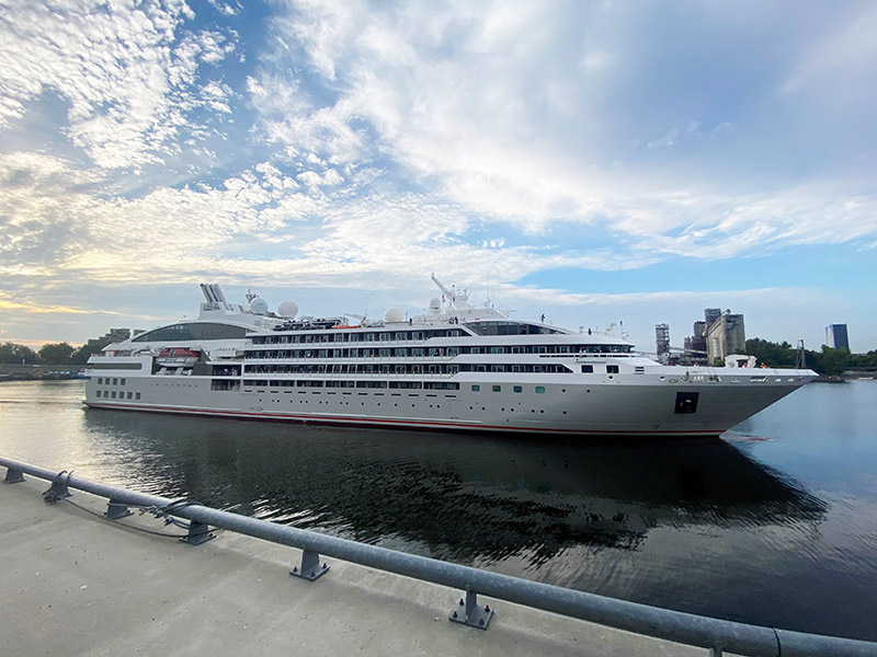 Ponant biedt exclusieve cruises voor de totale zonsverduistering van 2026		