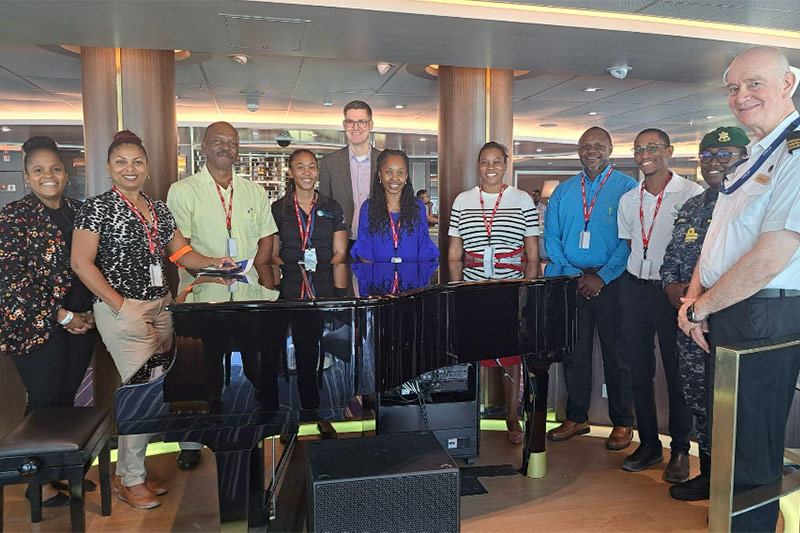 Carnival Corporation presenteert duurzaamheidsinitiatieven aan overheidsfunctionarissen van Barbados	