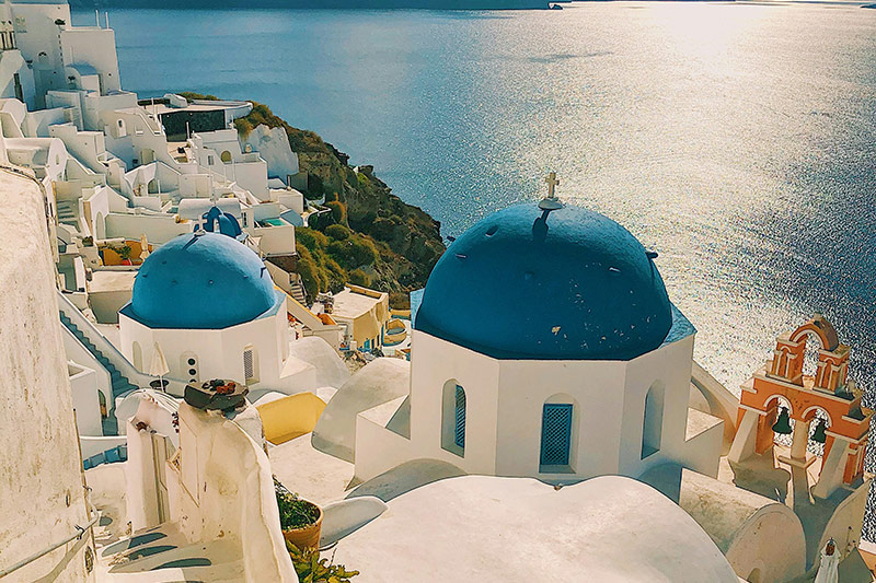 Celestyal Cruises past routes aan en annuleert Santorini-bezoeken	