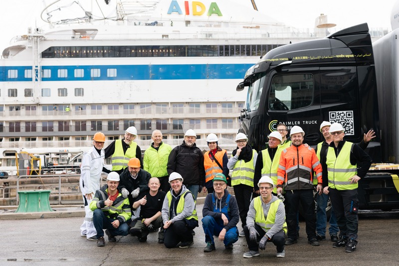AIDA doneert meubels van AIDAdiva	