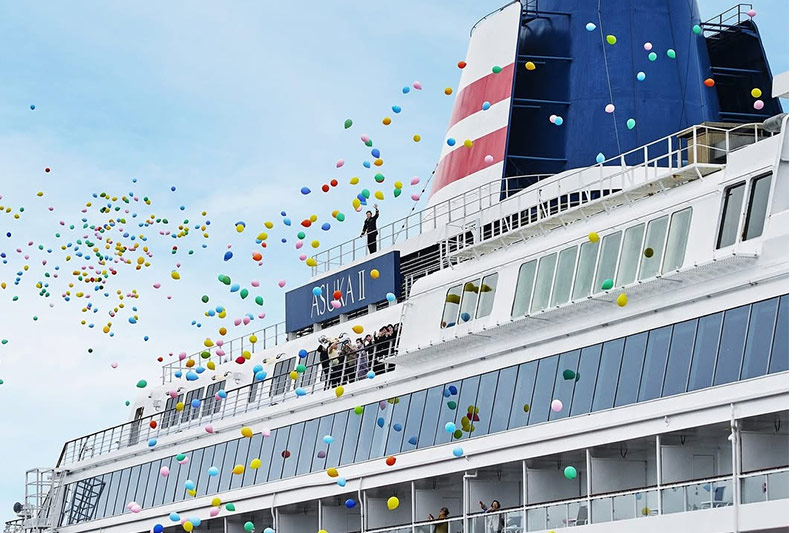 Asuka II vertrekt op haar laatste wereldcruise	
