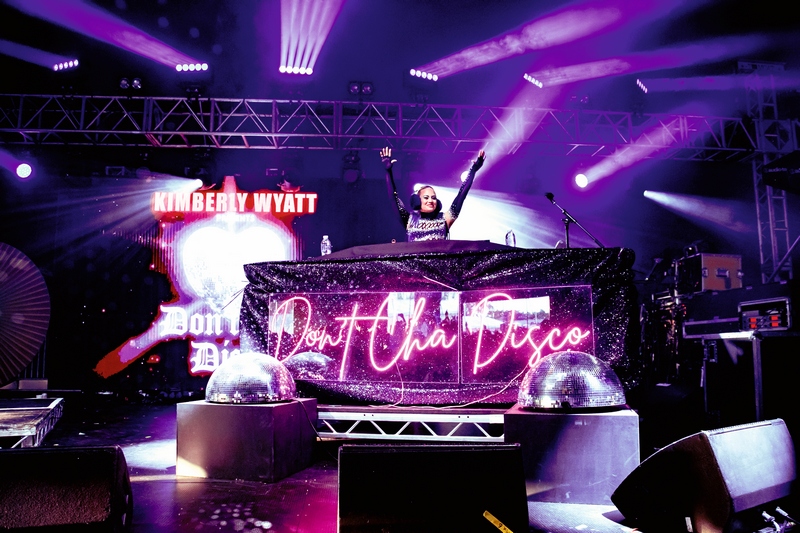 >Marella kondigt hoofdacts aan voor Electric Sunsets 90s tegen 00s	