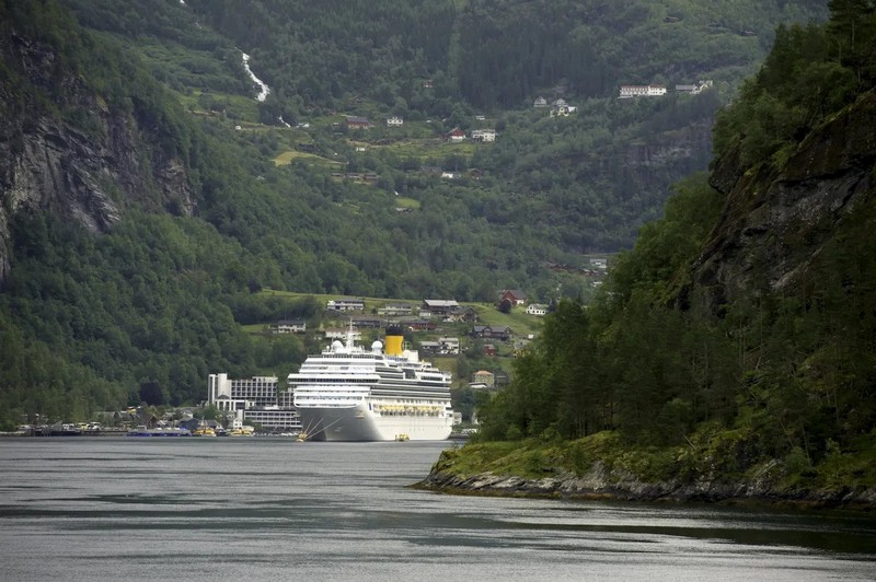 Noorwegen presenteert uitstel tot 2032 voor emissievrije eisen in werelderfgoedfjord		