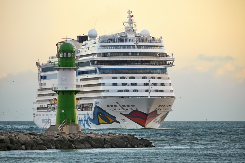 AIDAmar opent cruiseseizoen 2025 in Warnemünde	