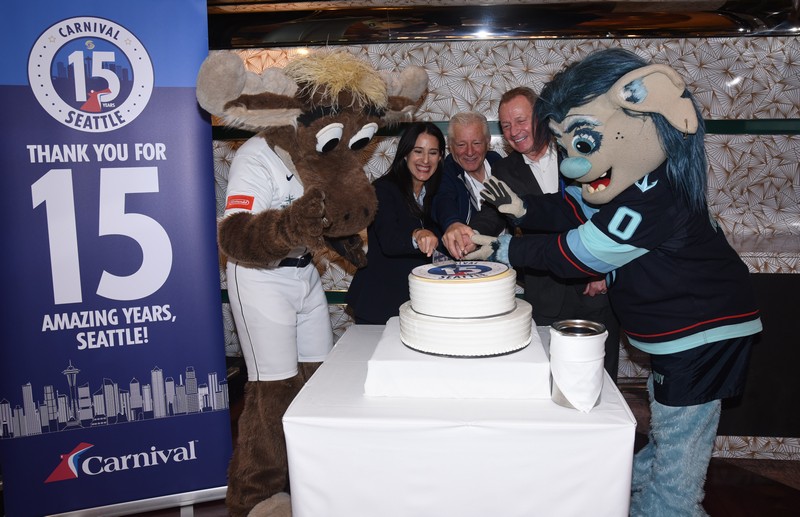 Carnival viert 15 jaar cruisen vanuit Seattle
