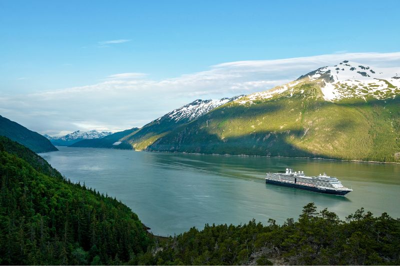 Holland America breidt samenwerking met AWC uit	
