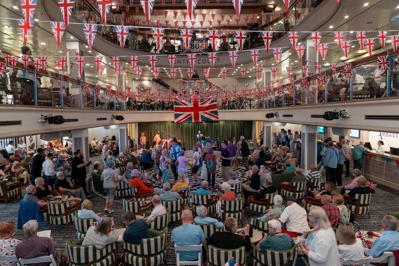 Ambassador viert 80 jaar Bevrijdingsdag aan boord van de Ambience			