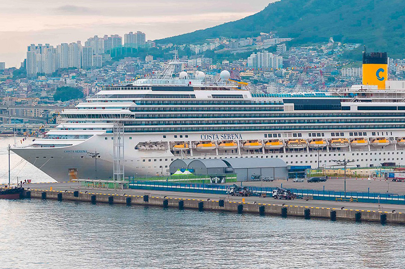 Costa_Serena_verlaat_Azi_en_maakt_zich_op_voor_wereldcruise_en_nieuwe_seizoenen_in_ZuidAmerika_en_Europa