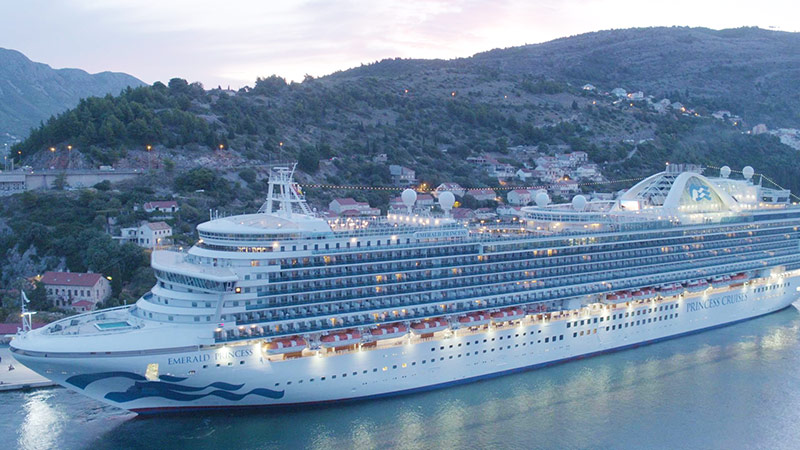 Emerald Princess aangekomen in Southampton voor zomerseizoen in Noord-Europa		