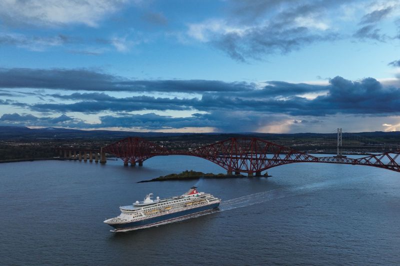 Fred_Olsen_keert_terug_naar_Rosyth_voor_zomerse_cruises