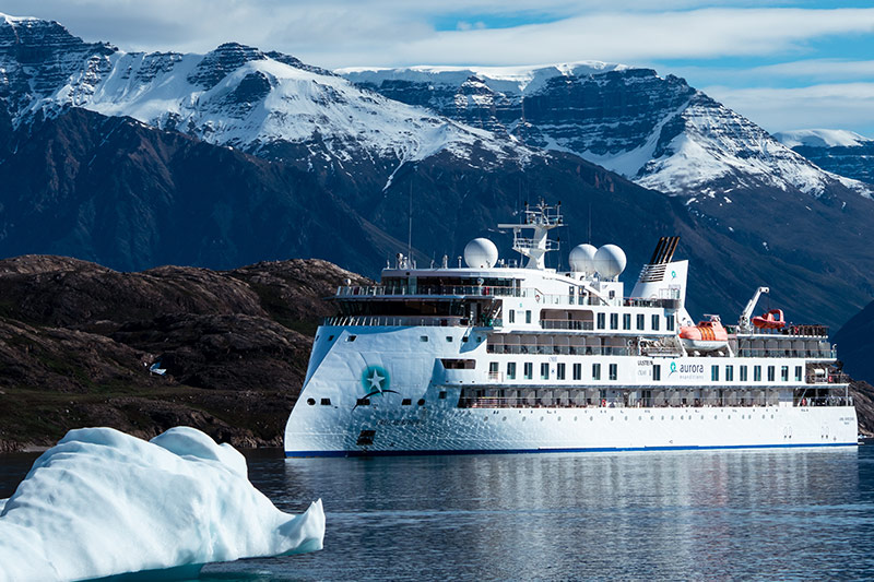 Aurora Expeditions start Arctisch seizoen 2025 met Greg Mortimer