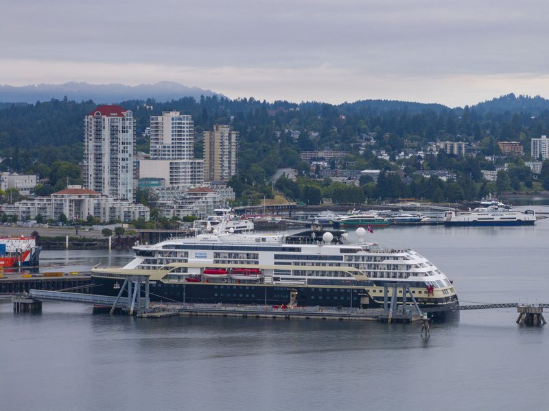 HX-schepen zetten voor het eerst passagiers aan wal in Nanaimo		