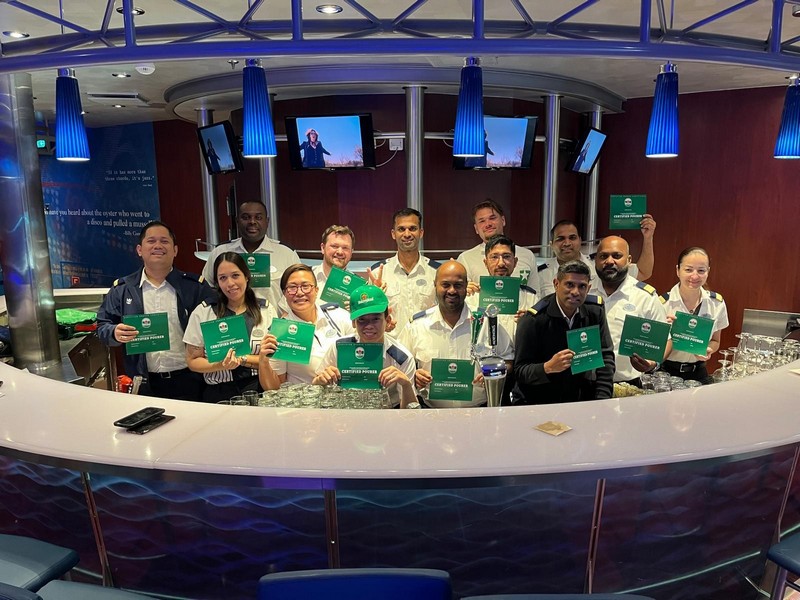 Heineken breidt trainingsprogramma voor barpersoneel op cruiseschepen uit