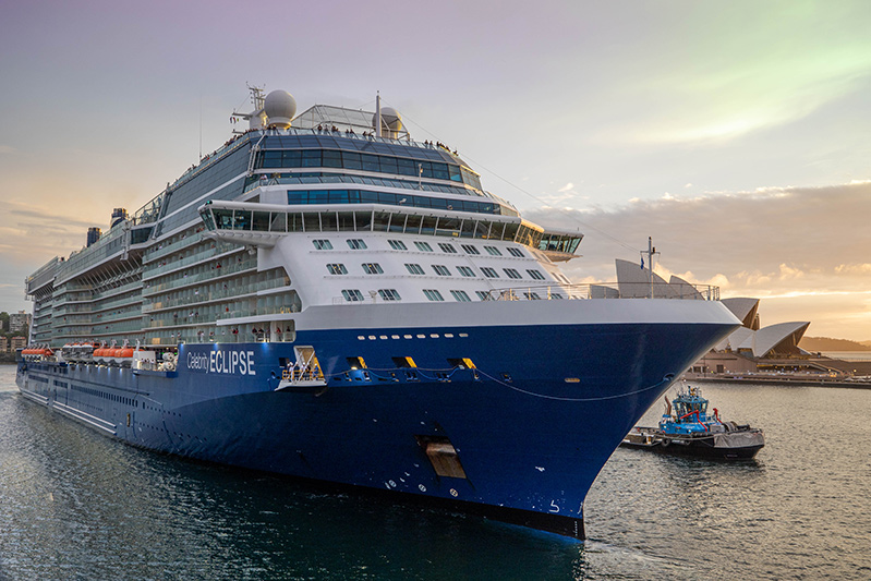 Celebrity_Eclipse_arriveert_in_de_Middellandse_Zee_voor_het_najaarsseizoen